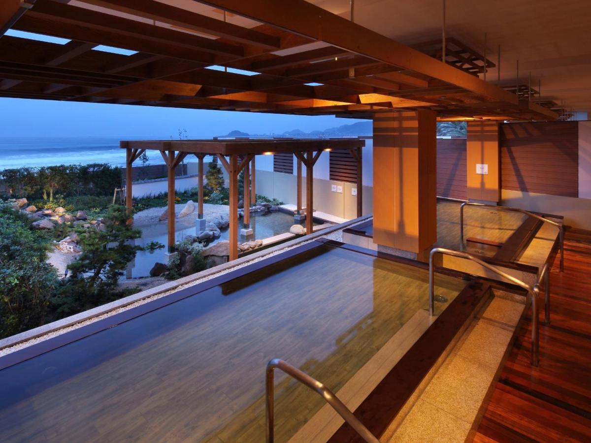 Kamogawa Grand Hotel Экстерьер фото
