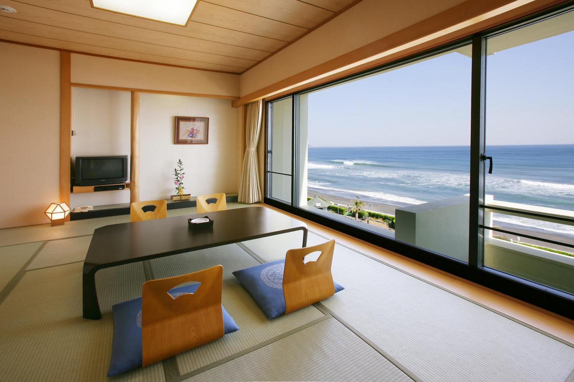 Kamogawa Grand Hotel Экстерьер фото