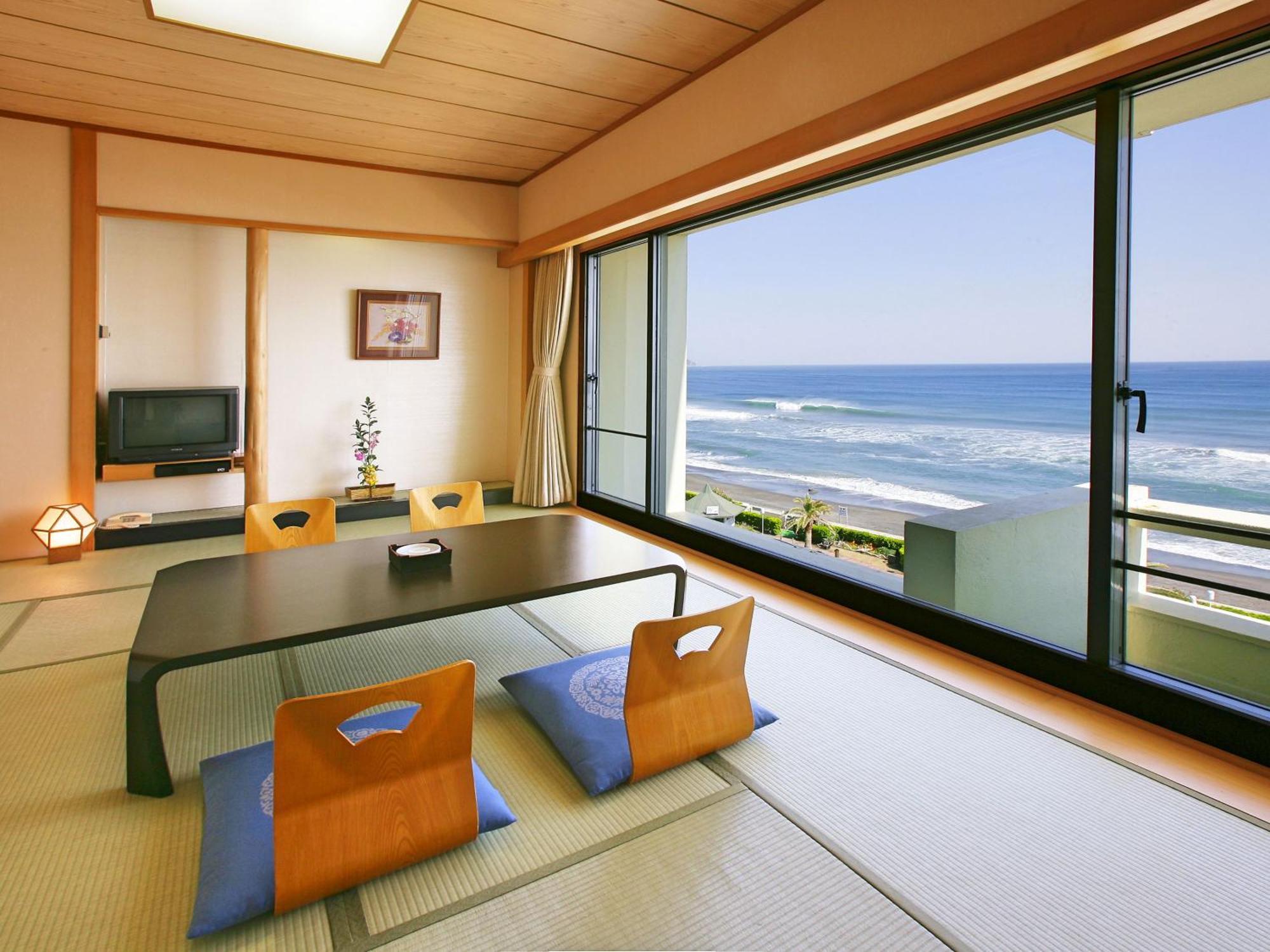 Kamogawa Grand Hotel Экстерьер фото